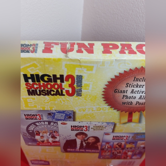 High School Musical 3 Sr. Yr Fun Pack Sticker, Activity & Photo Books, Poster - Picture 7 of 9